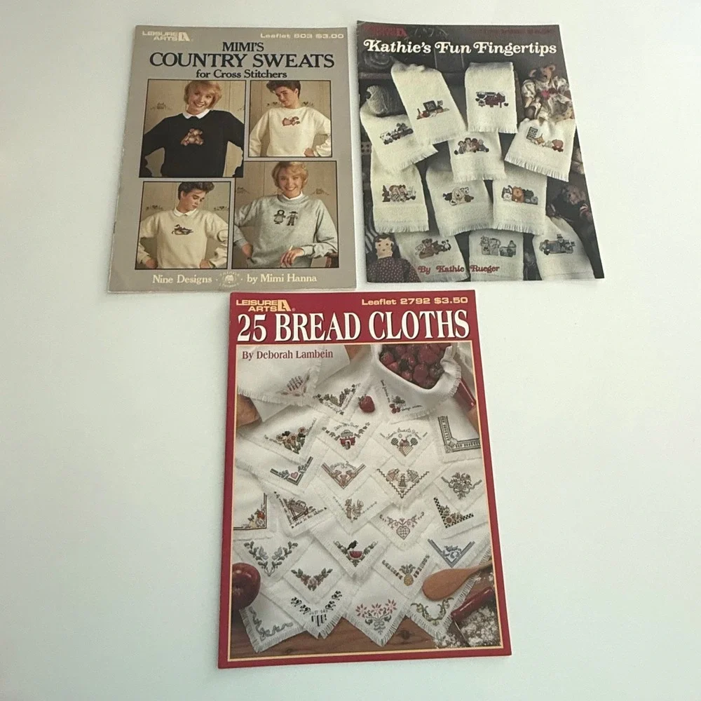 Lot Of 3 Vintage Leisure Arts Cross Stitch Pattern Booklets Country Crafts‎